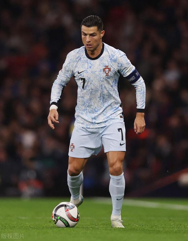 C罗回归赛场，出色防守首场状态亮眼，阿森纳观众沸腾！